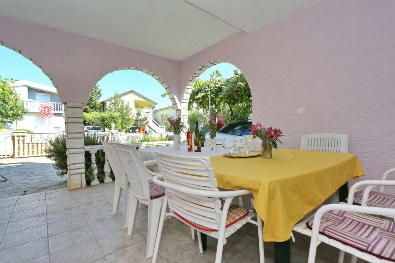 Villa Neyla วีร์ ภายนอก รูปภาพ